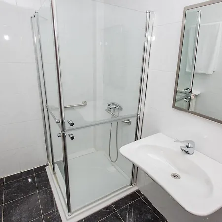 Gasthuis Estudios Ermitabarri 3*