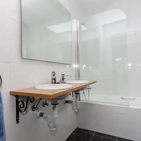 Estudios Ermitabarri Gasthuis 3*