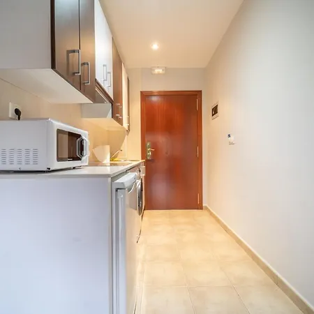 Konukevi Estudios Ermitabarri 3*